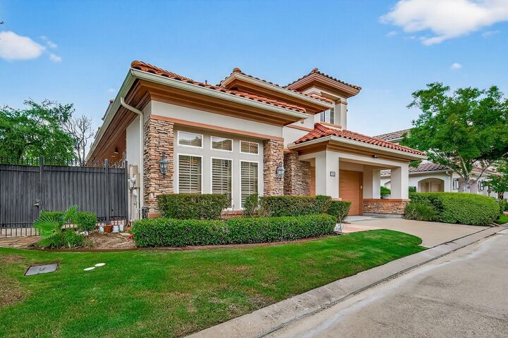 Property Photo: 11938 Rosebrier Park Lane TX 77082