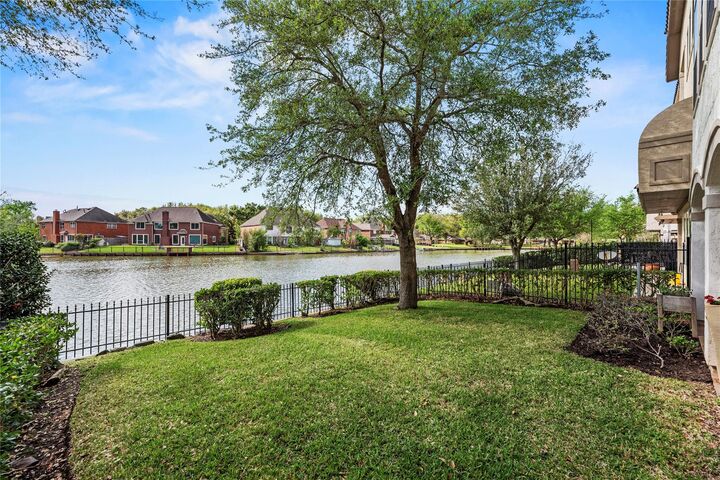 Property Photo: 1006 Old Oyster Trail TX 77478
