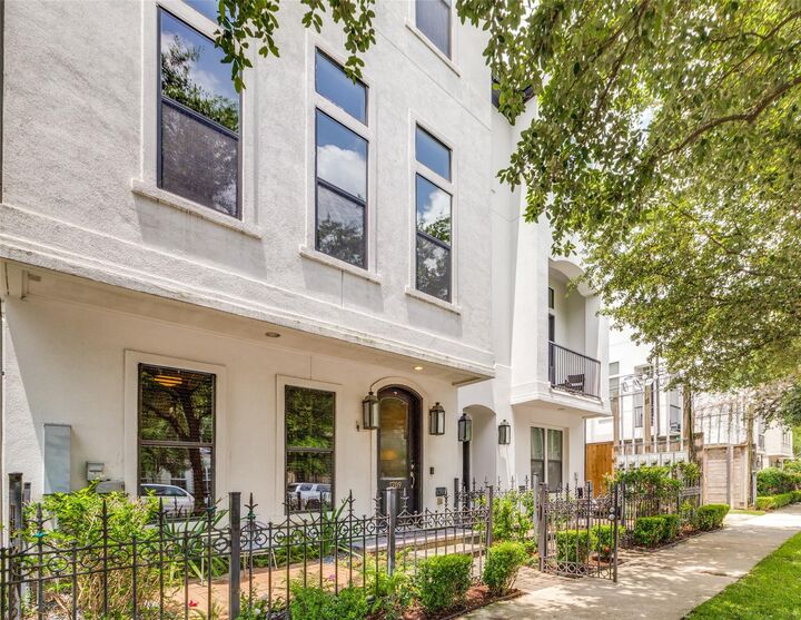 Property Photo: 1709 Ashland Street TX 77008