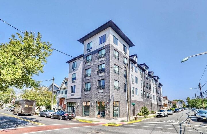 Property Photo:  140 Avenue B 204  NJ 07002 