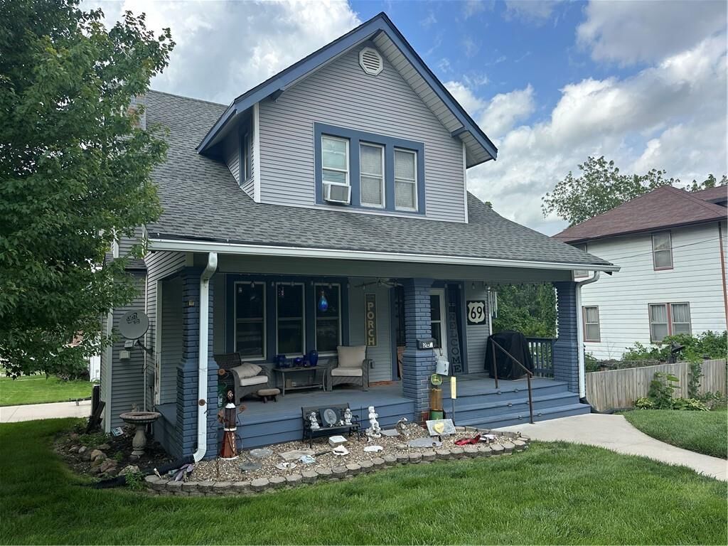 Property Photo:  201 E Edwards Street  MO 64468 