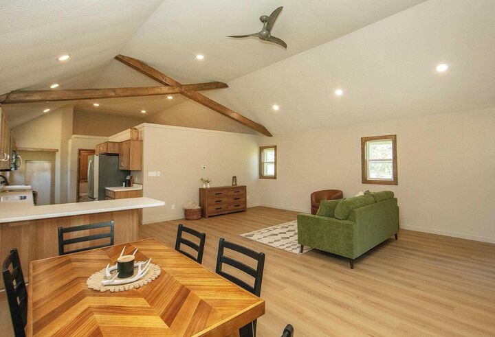 Property Photo:  814 Greeley Street  IA 50658 