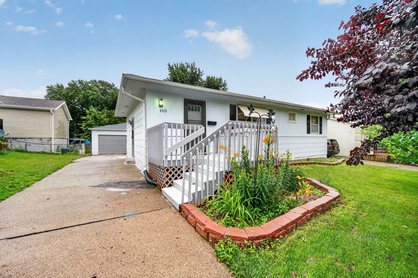 Property Photo: 4513 SE 6th Street SE IA 50315