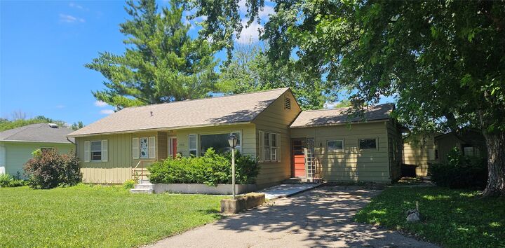Property Photo:  2616 Marengo Drive  IA 50220 