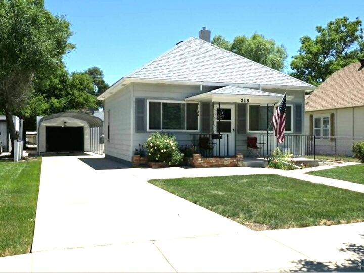 Property Photo: 218 Maple St CO 80701