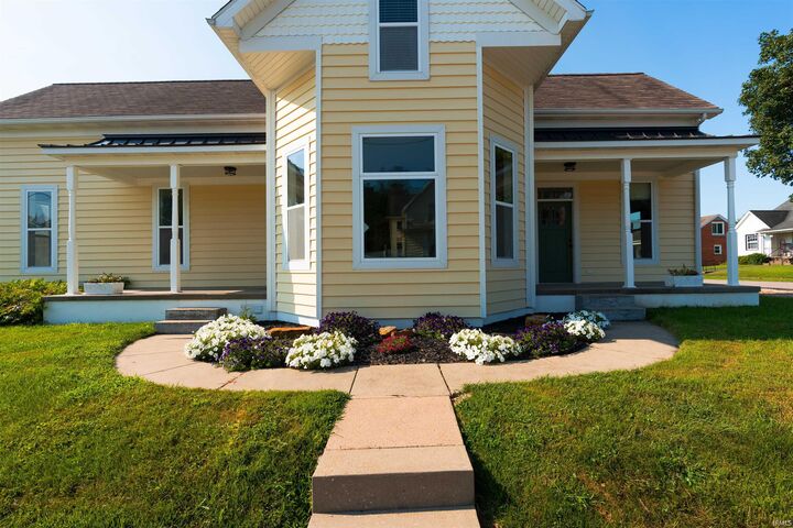Property Photo: 206 W Gibson Street IN 47639