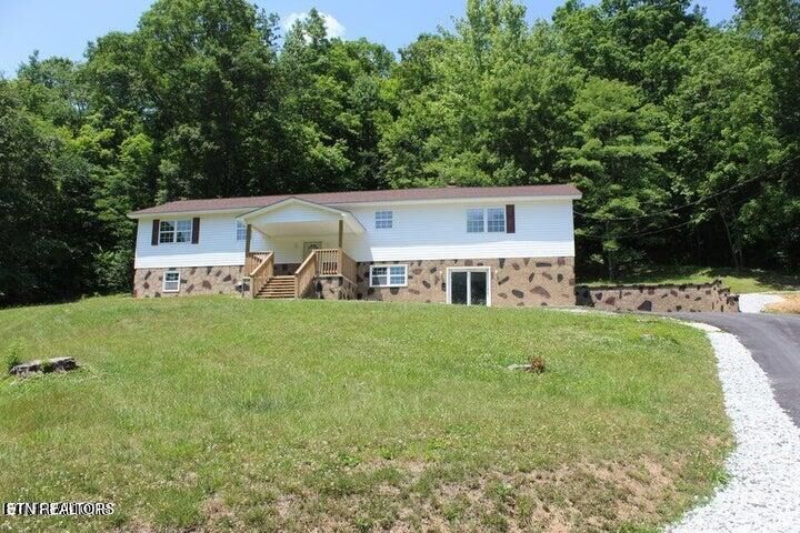 Property Photo: 2915 Flat Hollow Rd TN 37870