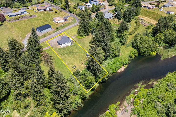 Property Photo: 7785 Sollie Smith Road OR 97141