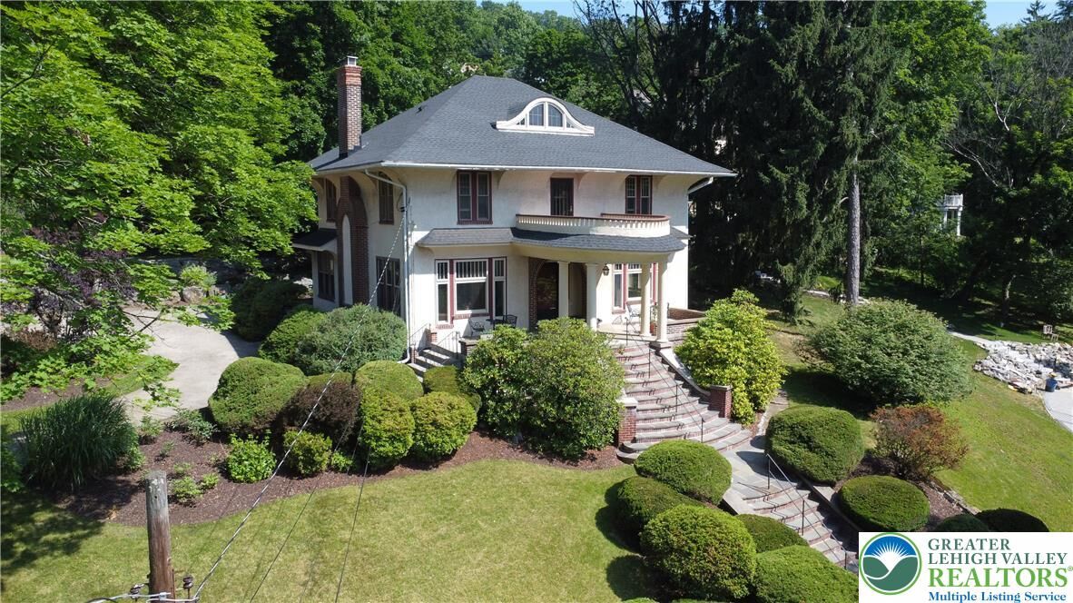 Property Photo:  124 E Wayne Avenue  PA 18042 
