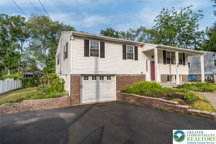 Property Photo:  2132 Clearview Avenue  PA 18360 