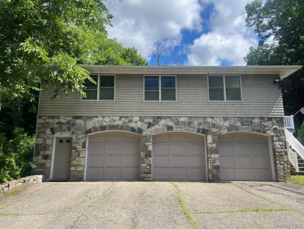 Property Photo:  248 W Lake Boulevard  NY 10541 
