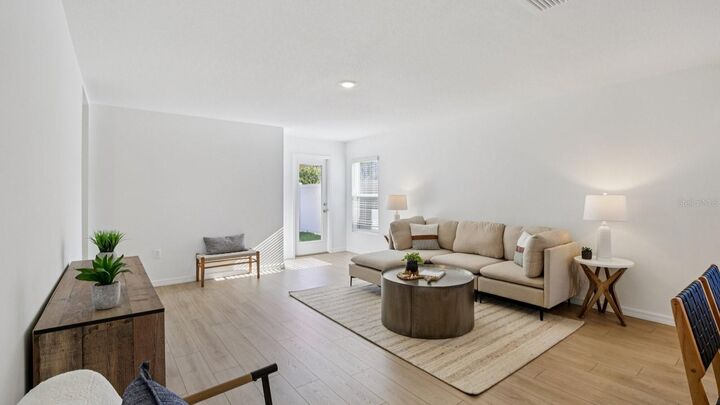 Property Photo: 1207 12 Street SE FL 33570