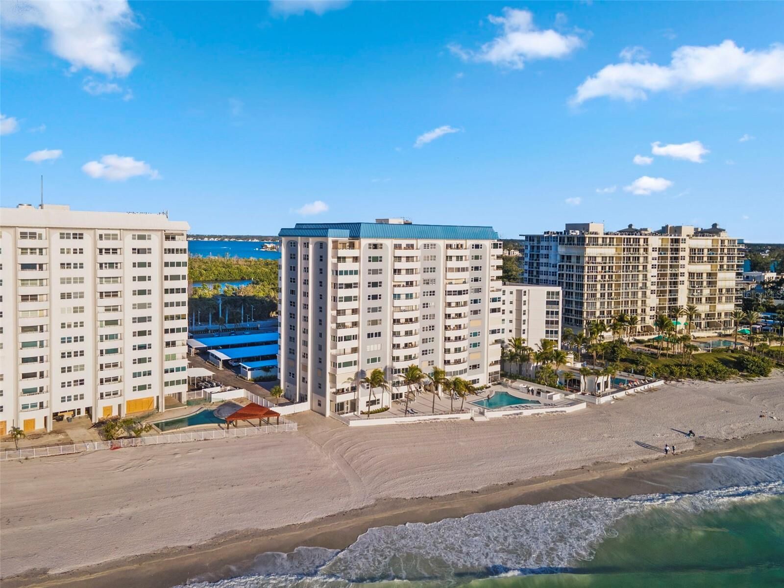 Property Photo:  1750 Benjamin Franklin Drive 1D  FL 34236 