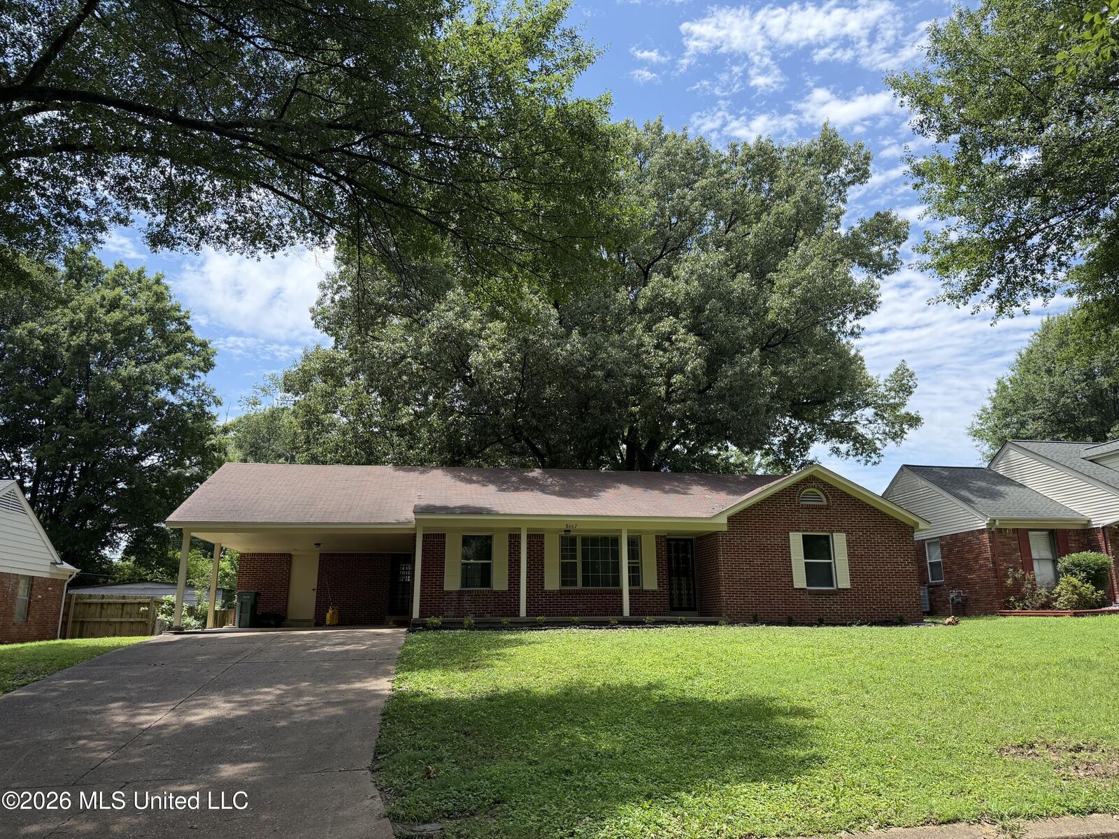Property Photo:  8667 Chesterfield Drive  MS 38671 