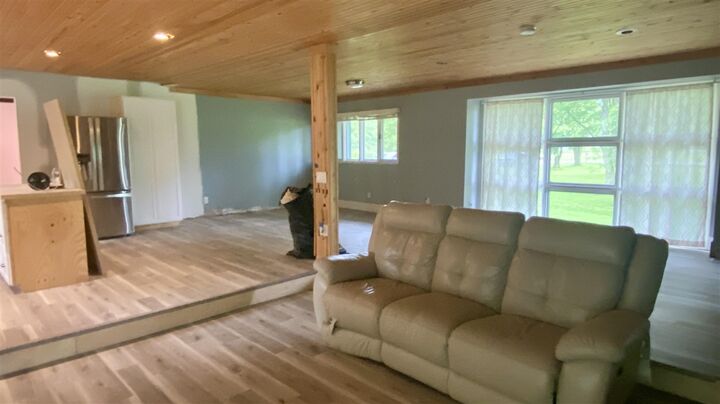 Property Photo: 641 Tracey Lane MI 48114-8739