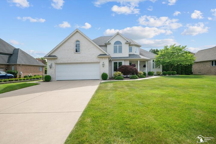 Property Photo:  862 Saint James Park Avenue  MI 48161 