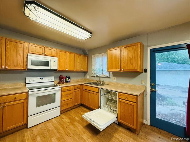 Property Photo: 1501 Barchester Street MI 48186 3798