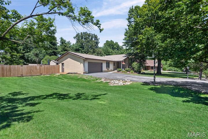 Property Photo: 40 Orchard Hill Drive IL 62095