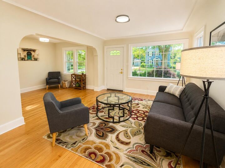 Property Photo: 4937 N Hollywood Ave WI 53217