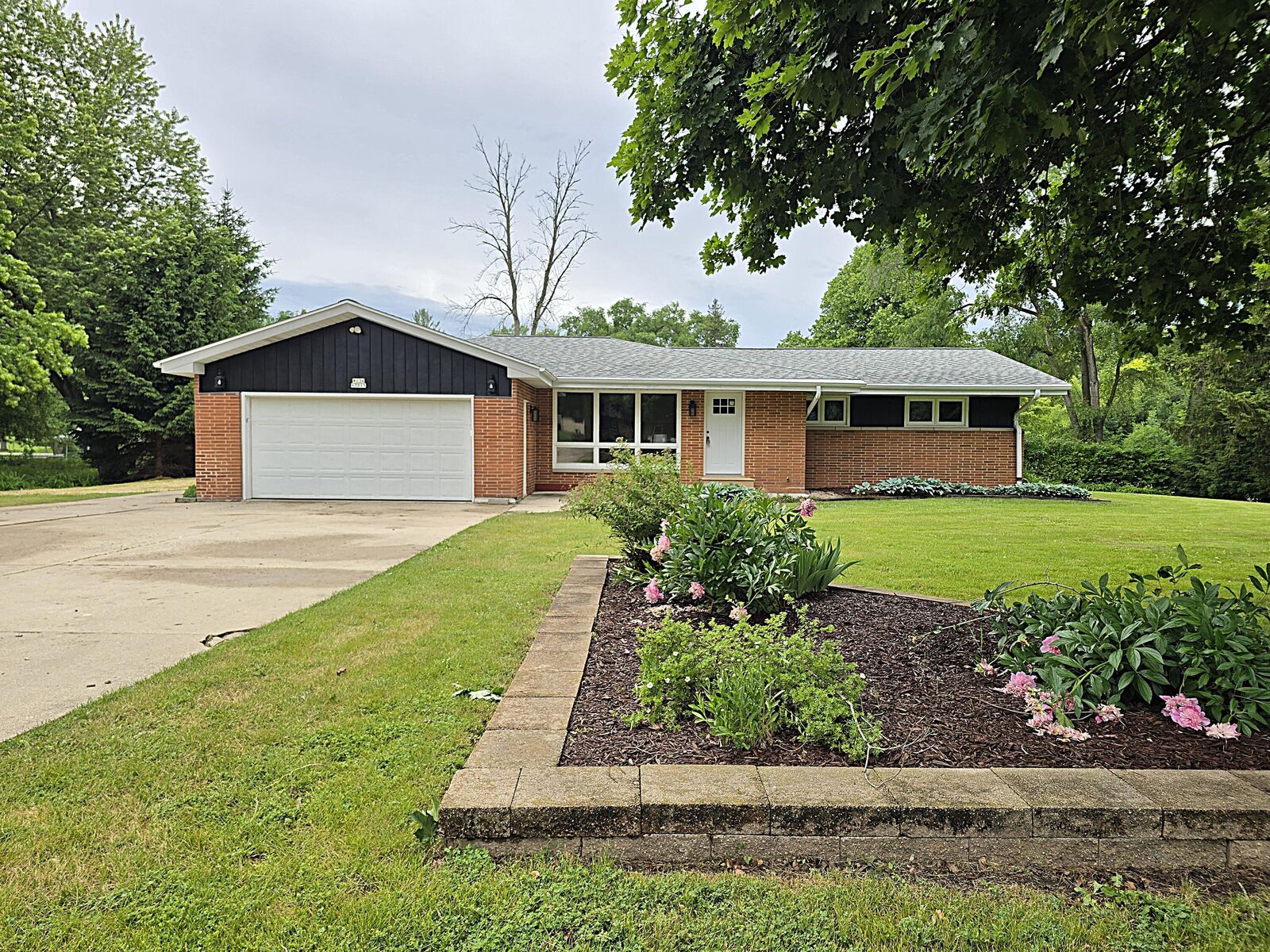 Property Photo: W136n7015 Claas Rd WI 53051