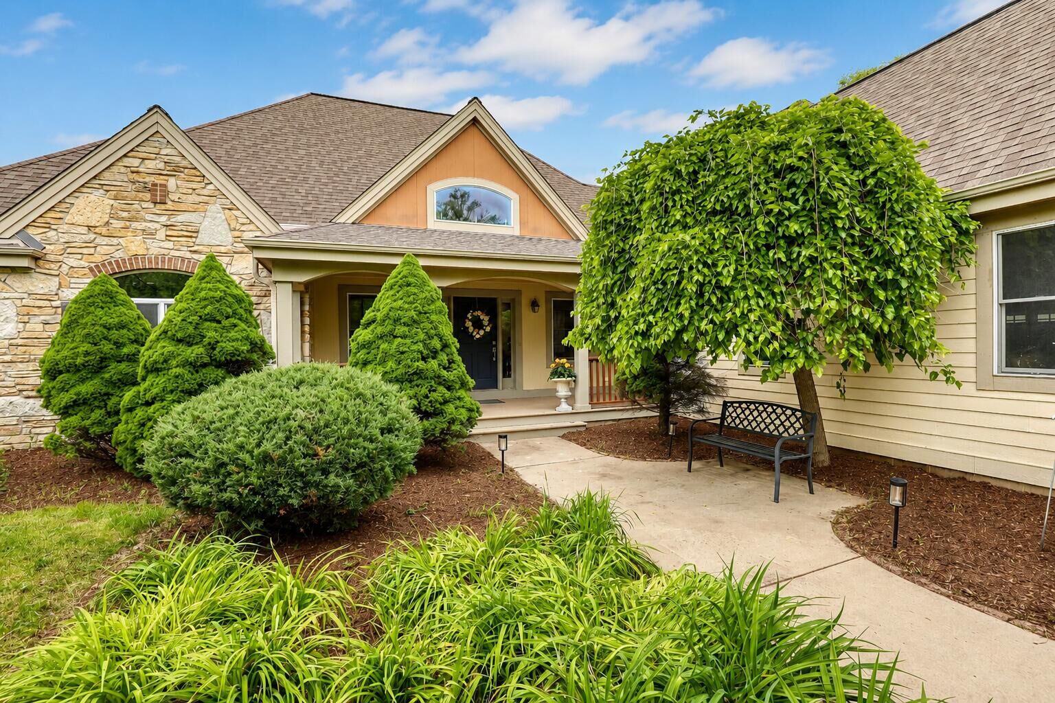 Property Photo: 13345 N Windsor Ct WI 53097