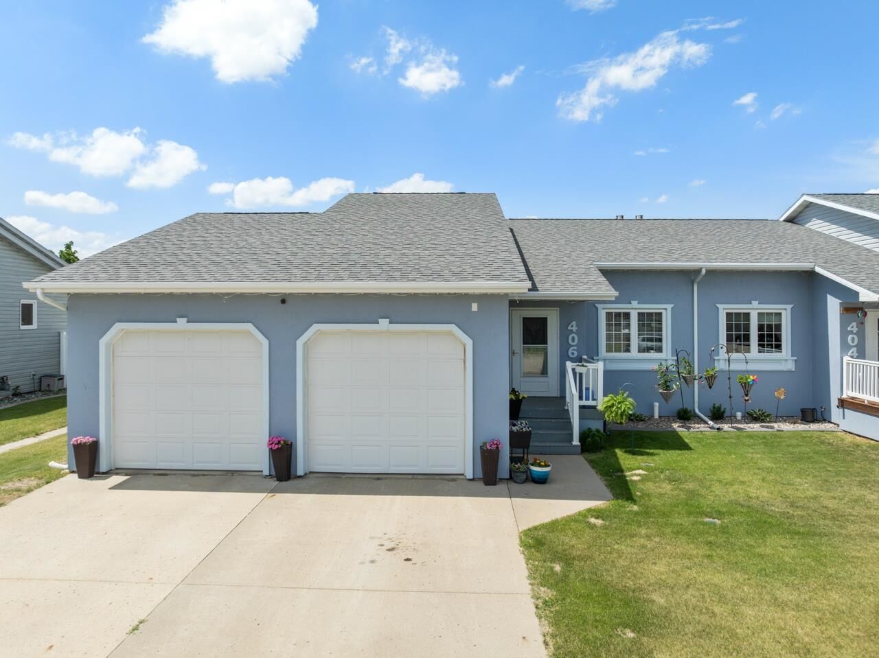 Property Photo: 406 4th Ave SW ND 58785