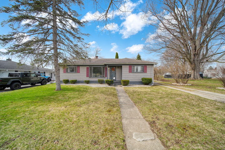Property Photo: 727 Springbrook Avenue MI 49221