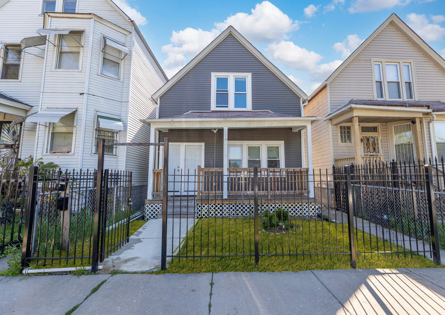 Property Photo: 5737 S Laflin Street IL 60636