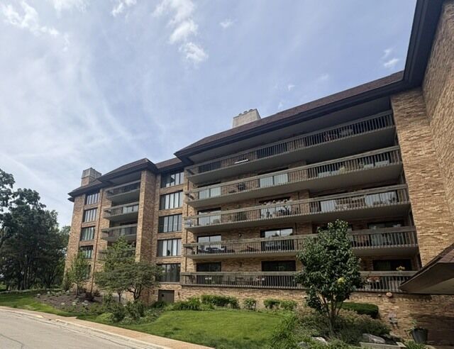 Property Photo:  1621 Mission Hills Road N201  IL 60062 