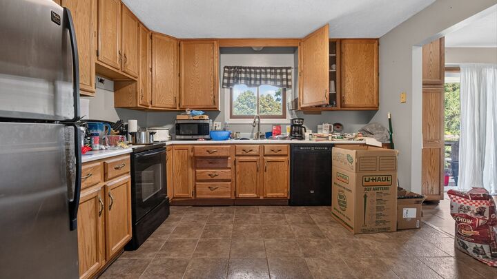 Property Photo:  112 Sandra Lane  IL 61761 