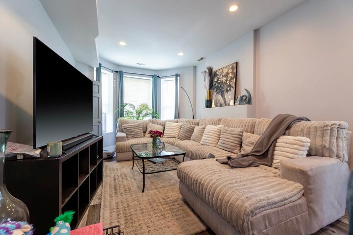 Property Photo: 6504 S Maryland Avenue IL 60637