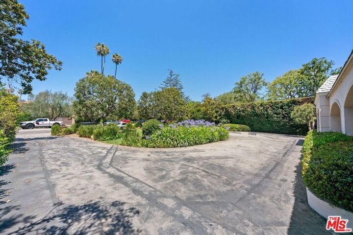 Property Photo:  240 S Bristol Avenue  CA 90049 