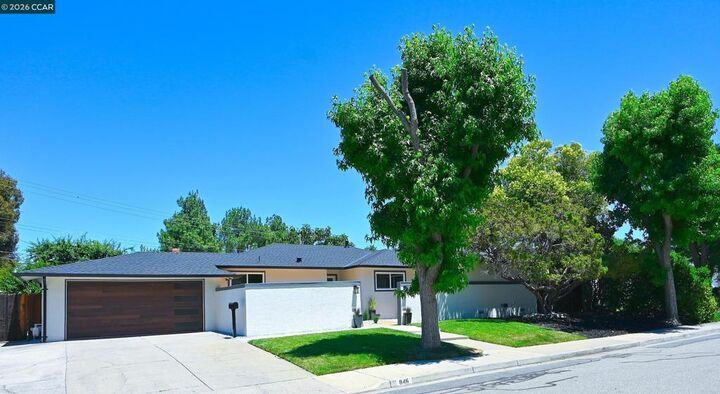 Property Photo:  846 Savannah Cir  CA 94598 