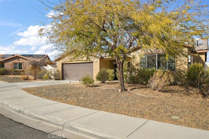 Property Photo: 905 Broadway CA 92311