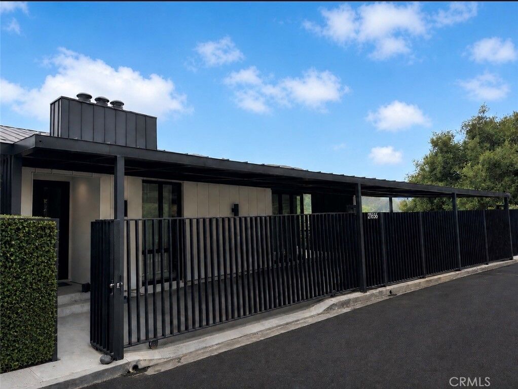 Property Photo:  21656 Las Flores Heights  CA 90265 