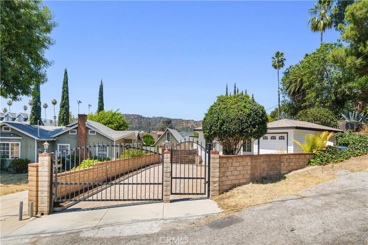 Property Photo:  2035 Las Colinas  CA 90041 