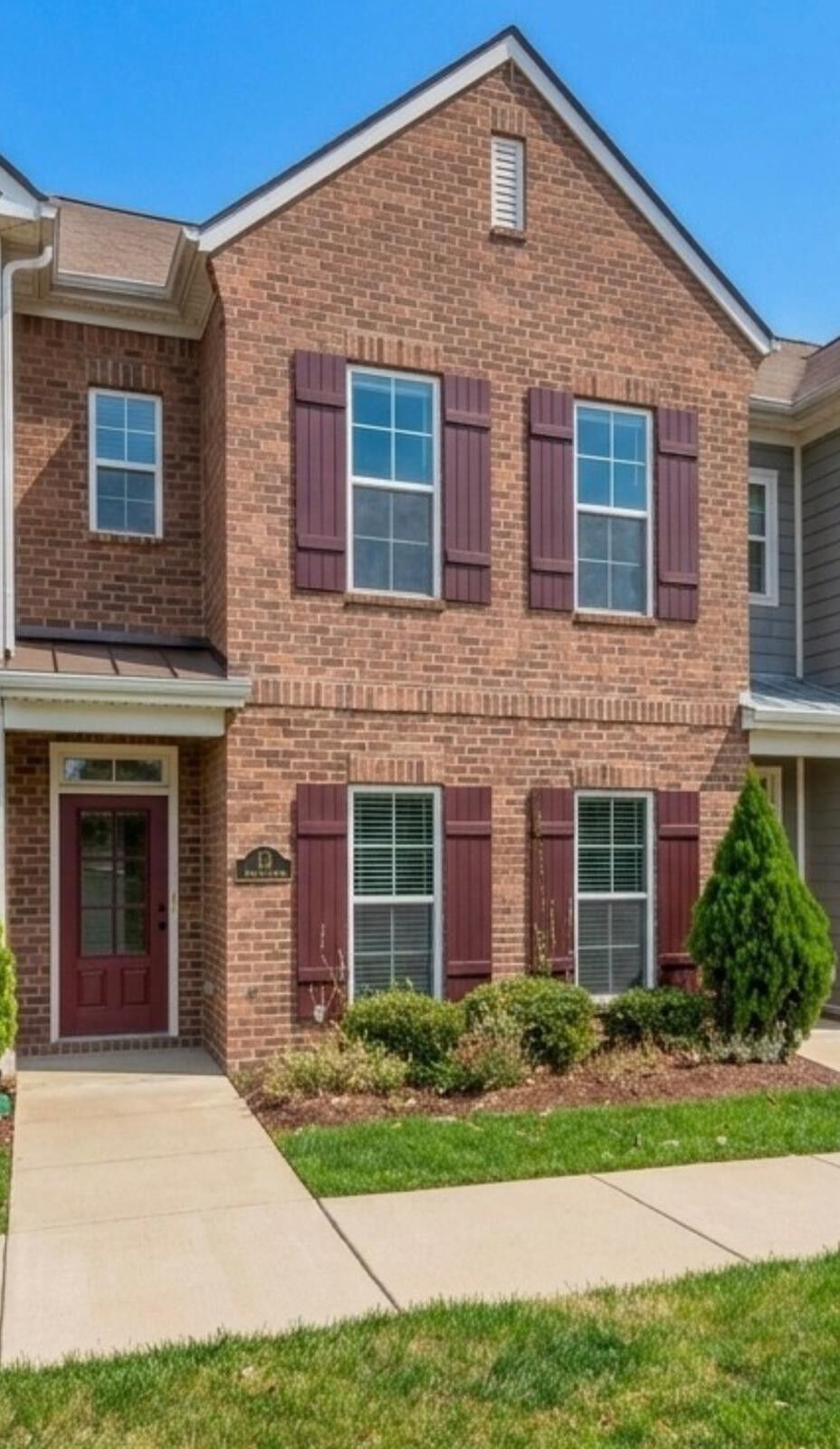 Property Photo:  305 Dursley Pvt Lane  TN 37174 