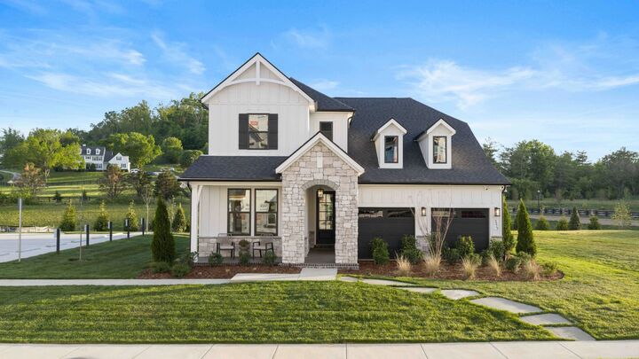 Property Photo: 392 Baronswood Drive TN 37135