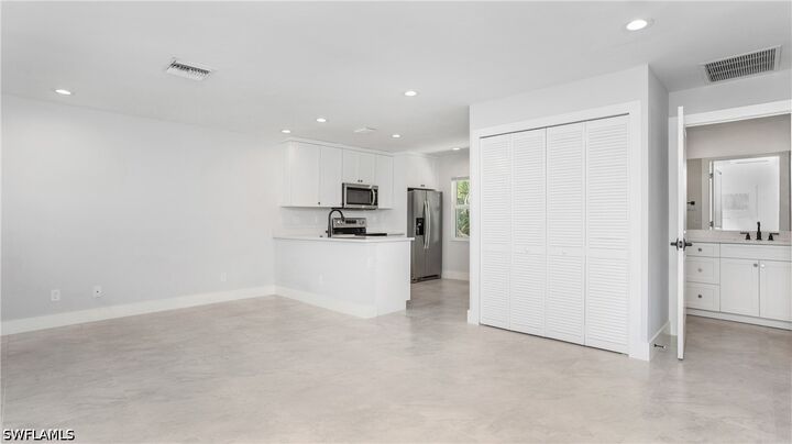 Property Photo:  27302 Dortch Avenue 304  FL 34135 