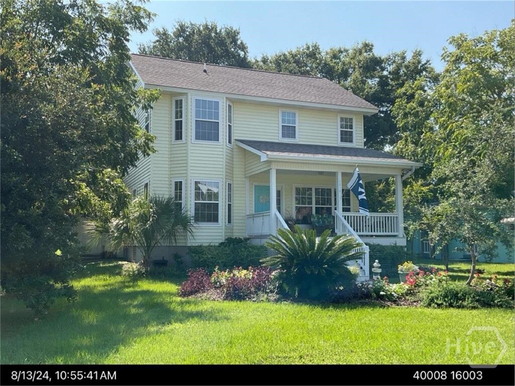 Property Photo:  