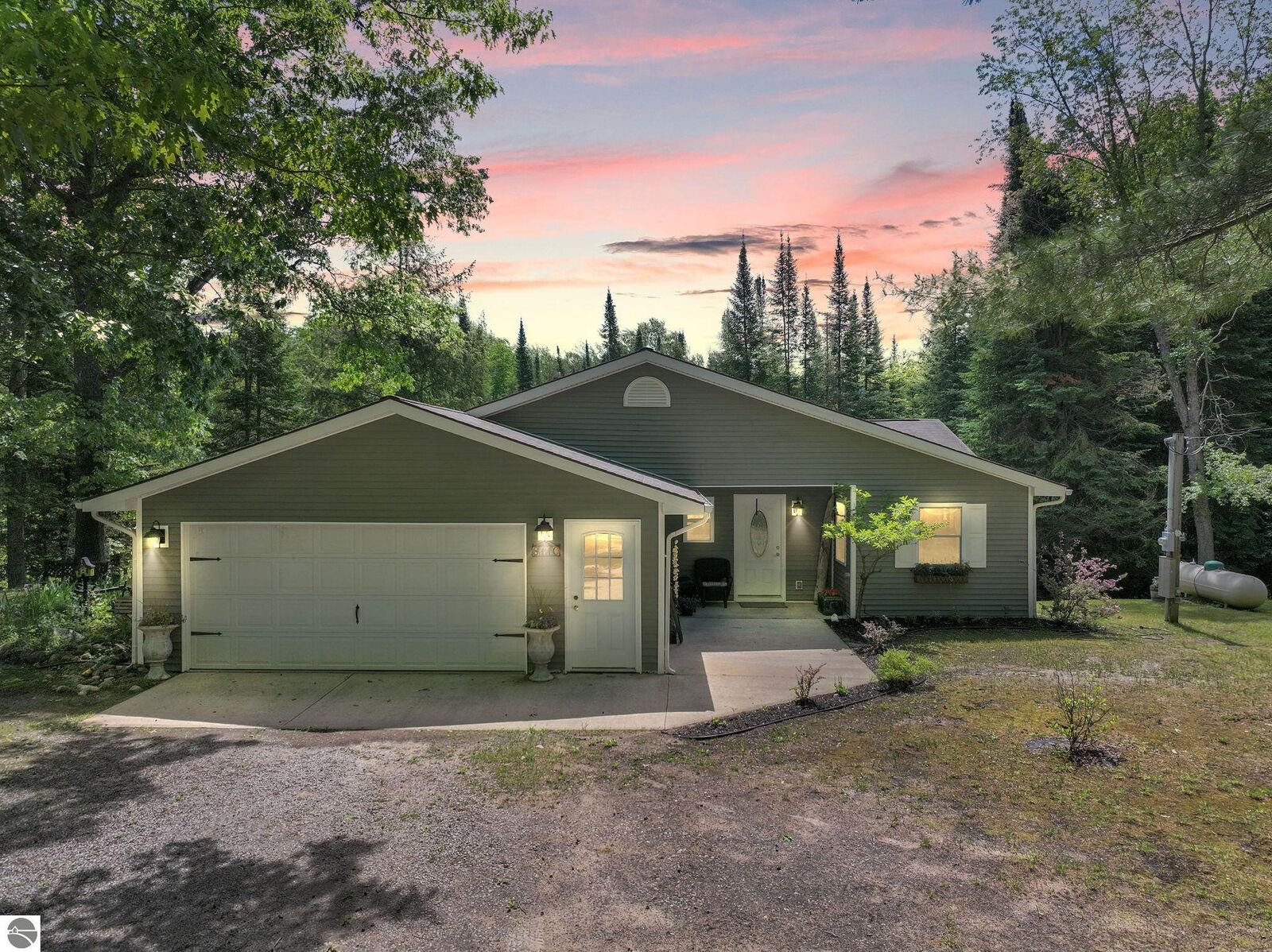Property Photo:  8110 N 39 1/2 Road  MI 49663 