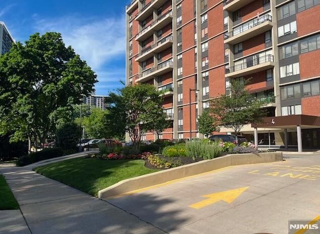 Property Photo: 4 Horizon Road 1207 NJ 07024