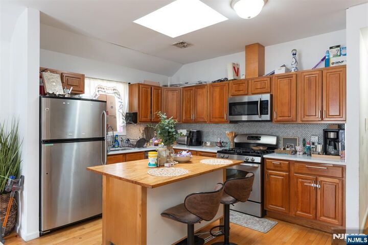 Property Photo:  260 Custer Avenue 2  NJ 07305 