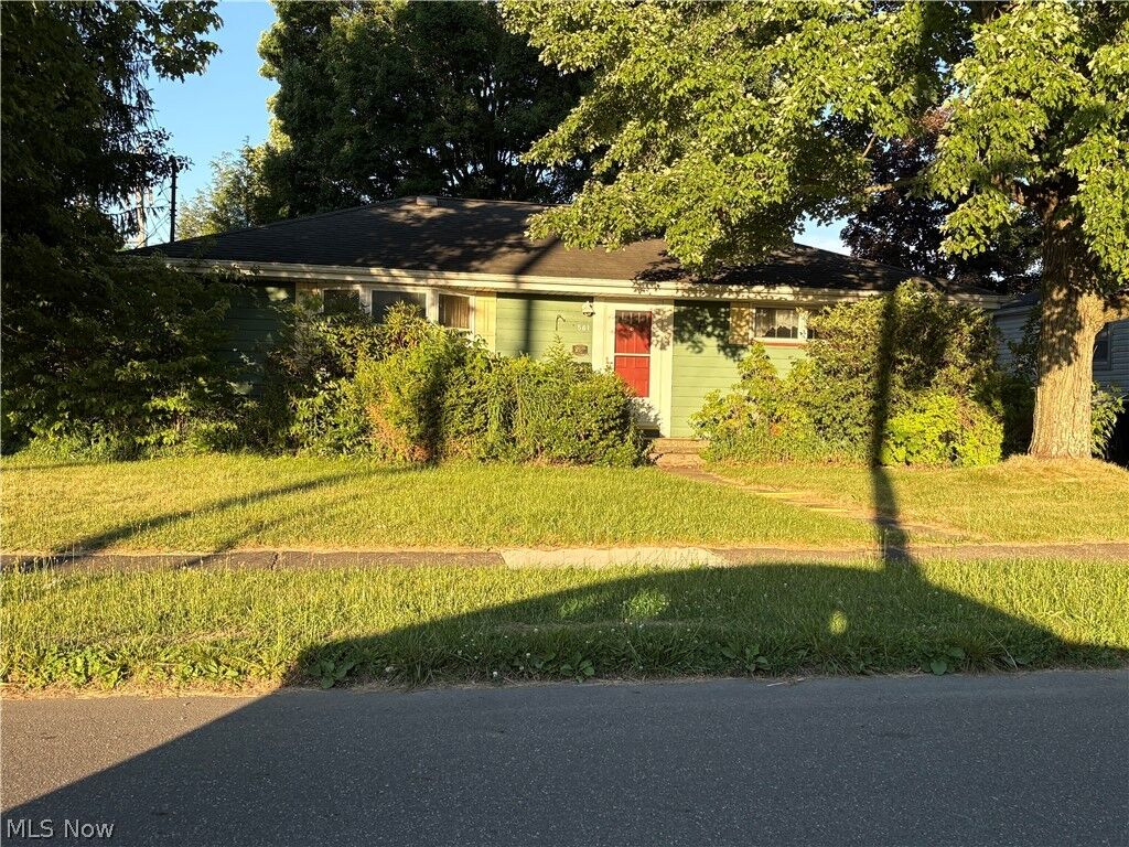 Property Photo:  561 Rebecca Avenue  OH 44425 