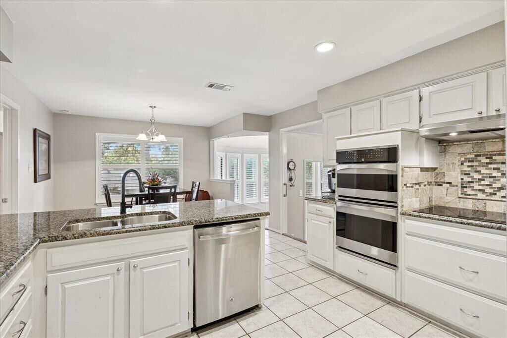 Property Photo:  2618 Keystone Drive  TX 76006 