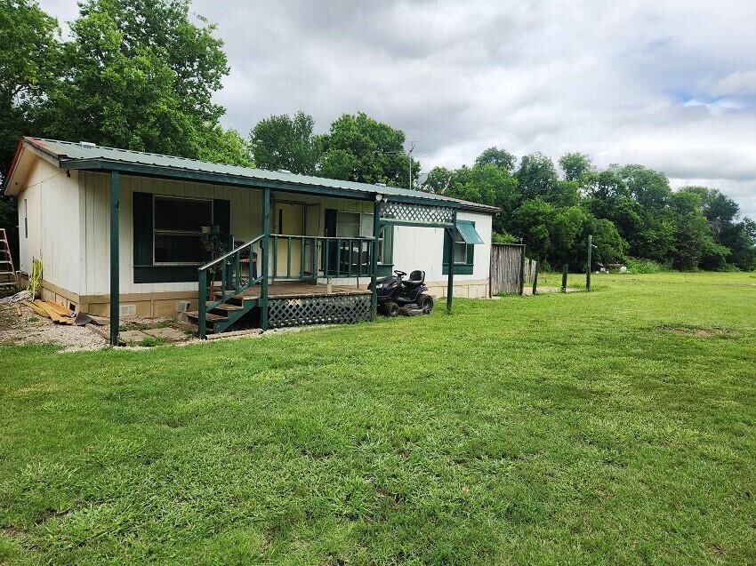 Property Photo:  1664 County Road 4925  TX 75490 