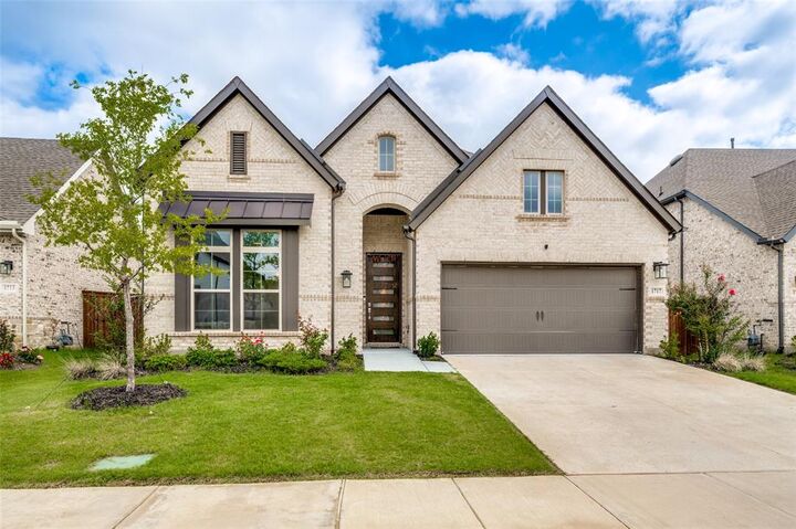 Property Photo: 1717 Buttercup Avenue TX 76227