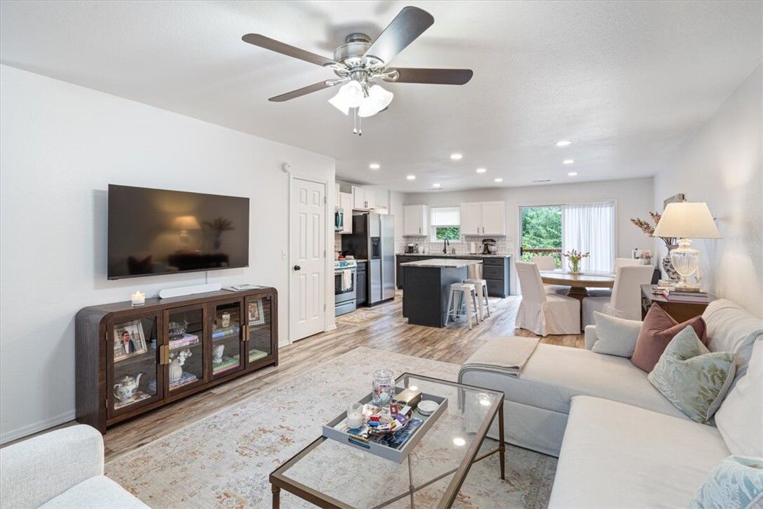 Property Photo:  507 Braithwaite Street B  AR 72712 