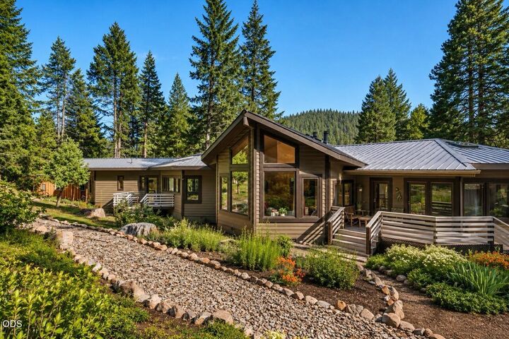 Property Photo: 24041 Highway 140 OR 97524