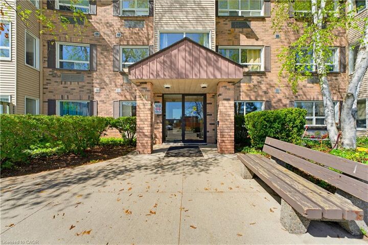 Property Photo: 30 Hugo Crescent 110 ON N2M 3Z2